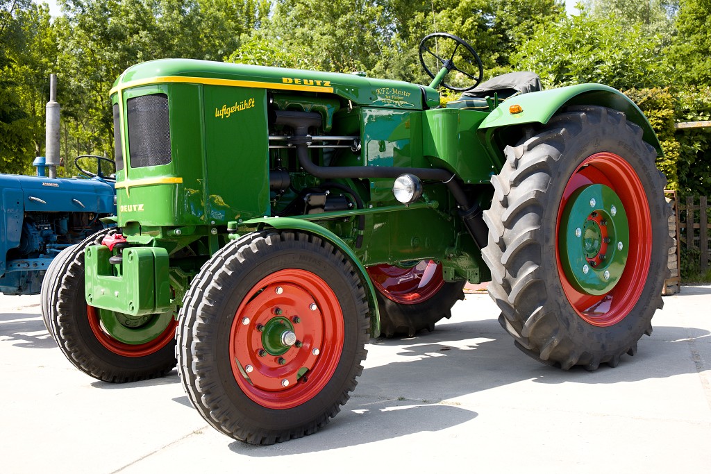 Tractor oldtimer deutz landbouw veeteelt industrie vee polder agrarisch agricultuur milieu klimaat stikstof co2 bio ecologisch biologisch natura2000 planetproof natura 2000 veehouderij